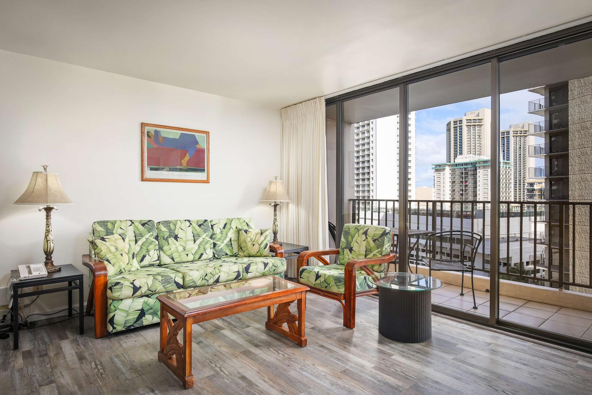 Aston At The Waikiki Banyan 3*